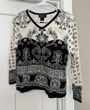 Vintage Black and Cream V-Neck Long Sleeve Printed Top thumbnail 1