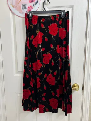 Coldwater Creek Black Velvet Maxi Skirt Red Rose Floral Print Size L Petite thumbnail 3