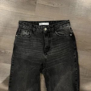 ZARA Black Washed Straight High-Rise Jeans thumbnail 5