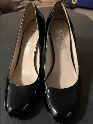Michael Kors Black Patent Leather Round Toe Pumps 8M thumbnail 13