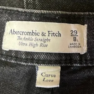 Abercrombie & Fitch Black Ultra High Rise Straight Leg Ankle Denim Jeans Pants 8 thumbnail 4