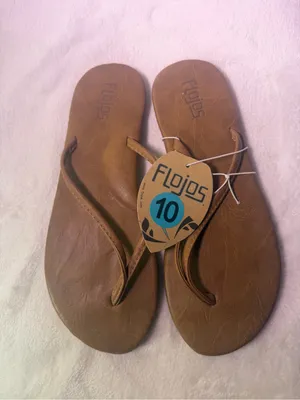 Flojos Brown Women's Flip Flop Sandals - Simple Leather-Look Straps thumbnail 3