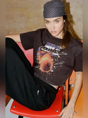 Nike Short Sleeve Cropped Black Basketball Graphic Tee Sz Large NWT The Nike Tee thumbnail 5