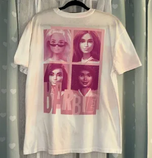 Barbie Size M Short Sleeve T Shirt thumbnail 6