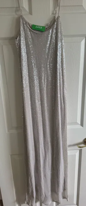 Silver Sequin Dress Size M thumbnail 1
