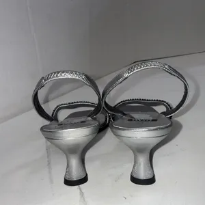 Vintage Y2K 90s Stuart Weitzman Silver Beaded Sling Back Kitten Heel Sandal 7.5B thumbnail 5