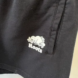 Roots Sweat Shorts Beaver Logo Pockets Cotton Blend Size Medium Athleisure thumbnail 4