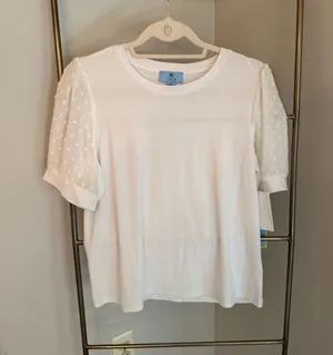 CeCe Top Puff Sleeve thumbnail 1