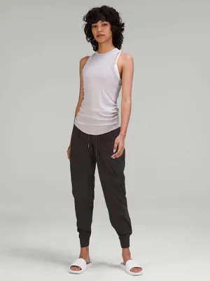 NWT Lululemon Hold Tight Tank Top Chrome Grey Size 2 Ribbed Crewneck thumbnail 3