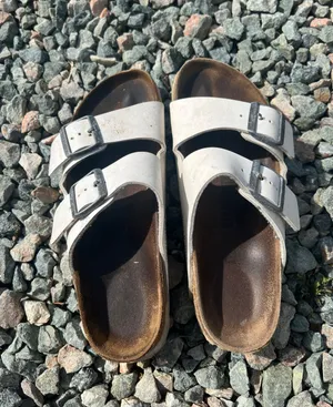 Sandal thumbnail 2
