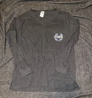 PINK Victoria’s Secret Long-sleeve Tee thumbnail 1