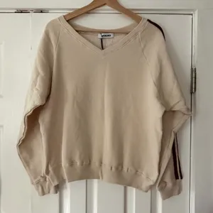 Daydreamer Cream V-Neck Sweatshirt With‎ Striped Sleeves Size Small NWT thumbnail 1