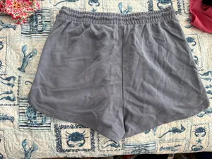 Woman’s H&M Pull On shorts  thumbnail 3