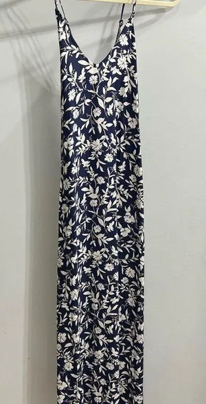 Old Navy dress never worn thumbnail 1
