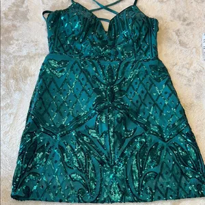 Lulu's Green Halter Bodycon‎ Dress thumbnail 8
