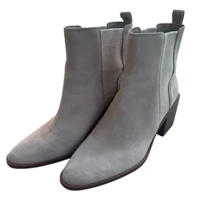 Vince Camuto Kreshna Suede Chelsea Ankle Boots Size 8 Block Heel thumbnail 1