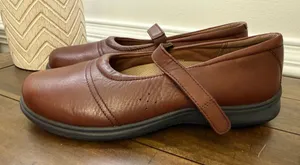 NEW FootSmart Brown Leather Mary Jane Shoes Adjustable Loafers size 9.5XW thumbnail 1