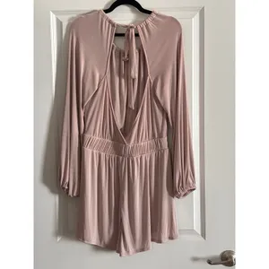 Free People Beach Long Sleeve Open‎ Back Romper Mauve Pink Size Medium thumbnail 4