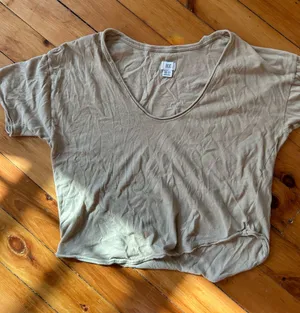 Bdg urban outfitters beige tan short sleeve shirt scoop neck xs thumbnail 1