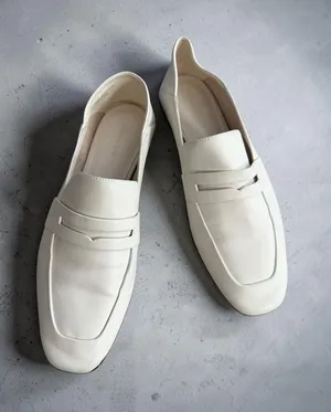 CHARLES & KEITH White Leather Loafers Flats Size 40 / US 10 thumbnail 1