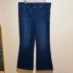 SPANX Pull-On Flare Jeans in Midnight Shade Medium Wash Size 3X Stretchy Denim thumbnail 6