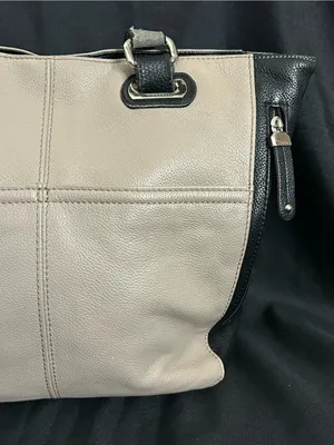 Tignanello Classic Two-Tone Tote Bag Black & Cream thumbnail 8