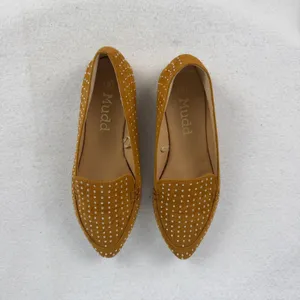 Mudd Loafers Womens 6 Studded Faux Suede Pointed Toe Mustard‎ Boho thumbnail 2
