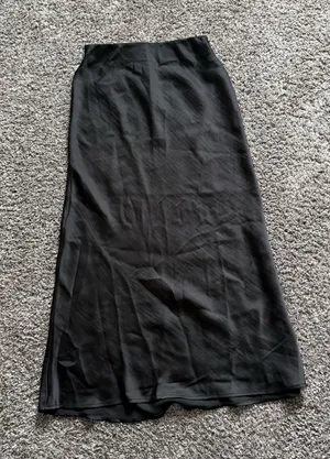 a new day Black Maxi Slip Skirt thumbnail 1