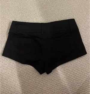 Edikted Shorts thumbnail 2
