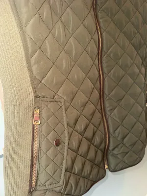 Hunter green quilted vest Size M thumbnail 3