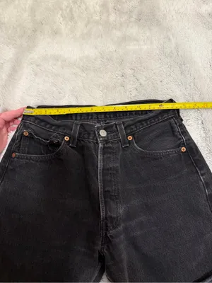 Levi's Black Raw-Hem High-Rise Denim Shorts thumbnail 4