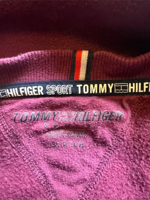 Tommy Hilfiger Small Burgundy Cropped Crewneck Sweatshirt thumbnail 3