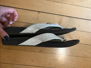 Reef Star Cushion White Metallic Strap and Brown Flip Flops Size 9 thumbnail 7