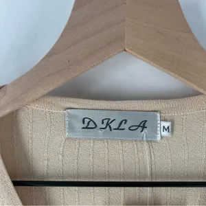 DKLA Beige Stretch Knit Ribbed Long Sleeve V-Neck‎ Button Front Cardigan Size M thumbnail 2