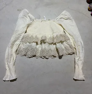 American Eagle Women’s Ivory Lace Tiered Peasant Top XS boho thumbnail 1