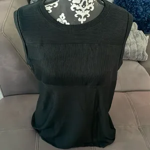 GAP Black Tank Top Size Medium thumbnail 1