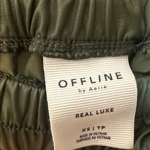 OFFLINE by Aerie Real Luxe Wide‎ Leg Faux Leather Pants Olive Green Size XS thumbnail 4