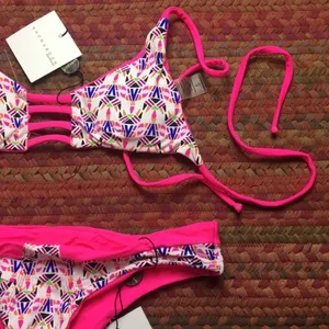 Nwt Hot Pink Geometric Bikini Set Cheeky Two Piece thumbnail 2