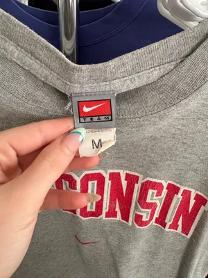 Vintage Nike Women’s Wisconsin Shirt thumbnail 3