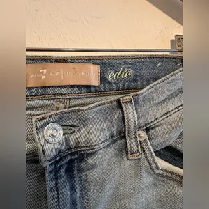 7 For All Mankind Luxe Vintage Edie With Cut Off Hem‎ in Light Blue Wash S28 thumbnail 6