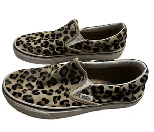 Vans Slip On Sneakers Women's Size 6 Leopard Animal Print Canvas Shoes Comfy thumbnail 1