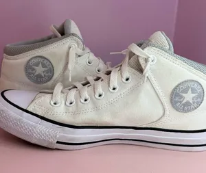 Converse Chuck Taylor All Star Malden Street Lace-Up Women's 9 thumbnail 1
