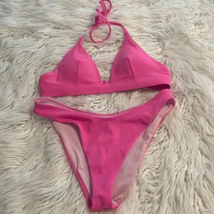 Victoria's Secret Swim color pink size M excellent condition see all photos thumbnail 1