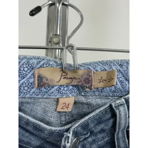 Paige Premium Denim Lou Lou Flare Jeans Light Blue Low Rise Women’s Size 24 thumbnail 8