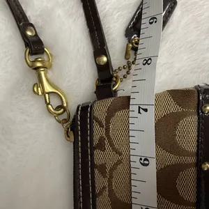 Coach Change Purse, wristlet. Pre owned thumbnail 6