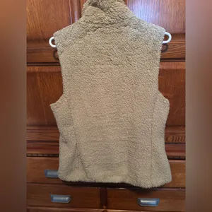Patagonia Cream Sherpa Fleece Vest Full Zip Logo Patch Women’s Size L thumbnail 4