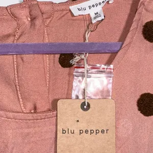 BLU‎ PEPPER Baby-Doll Style Pink Shirt Brown Polka Dots Women’s Medium NWT thumbnail 3