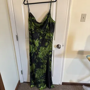The AKIRA Label Lennon Printed Metallic Maxi Dress NWOT 2X Homecoming thumbnail 3
