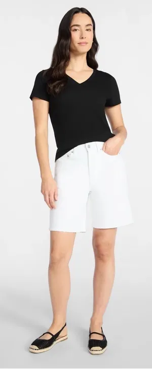 Time and Tru White Bermuda Shorts Size 10 thumbnail 1