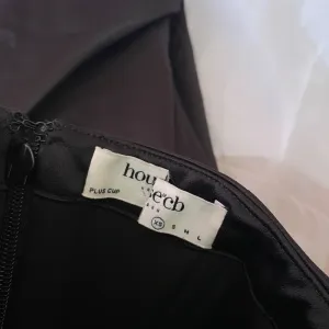 House of CB XS PLUS CUP D-DD Adrienne black satin‎ strapless corset maxi dress thumbnail 4